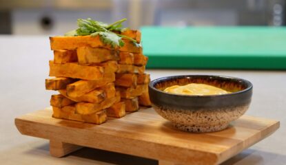 Boniato asado con salsa de curry